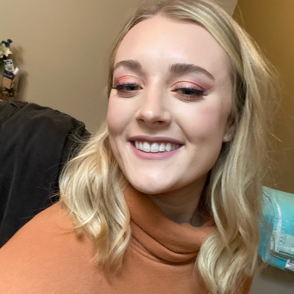 Meet your Posher, Emily